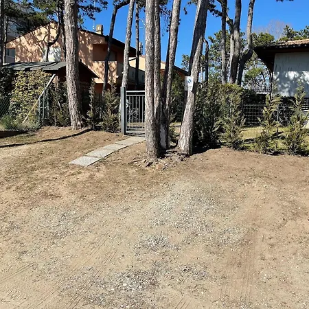 Villa Terraced House With Garden