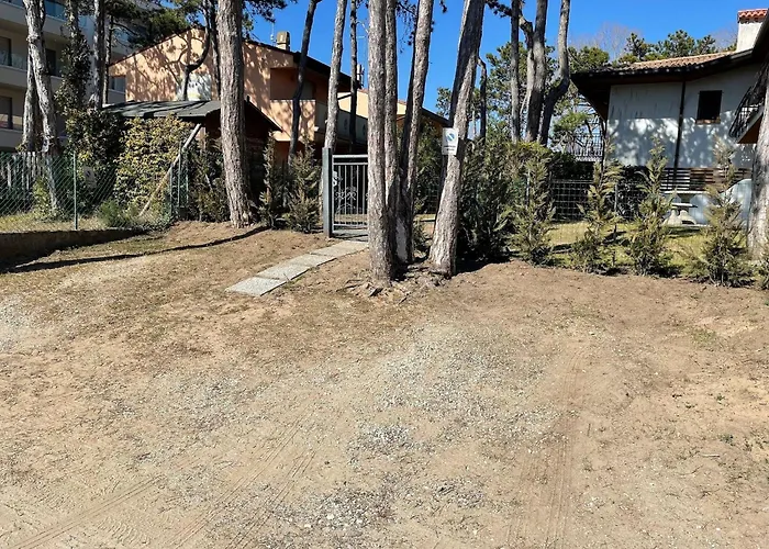 וילה Terraced House With Garden